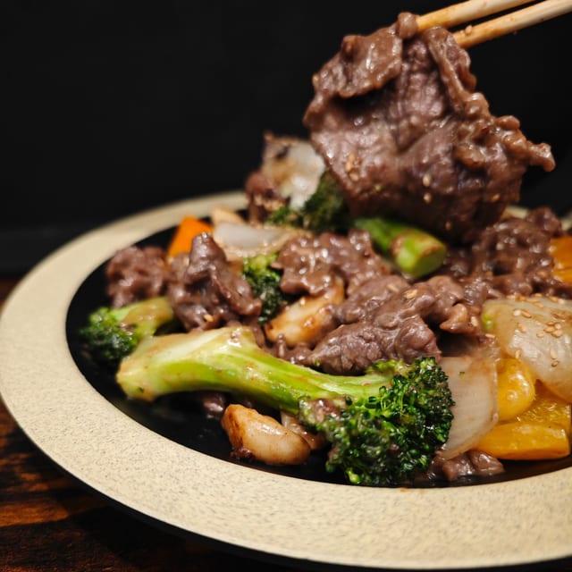 C08 Beef with Broccoli.