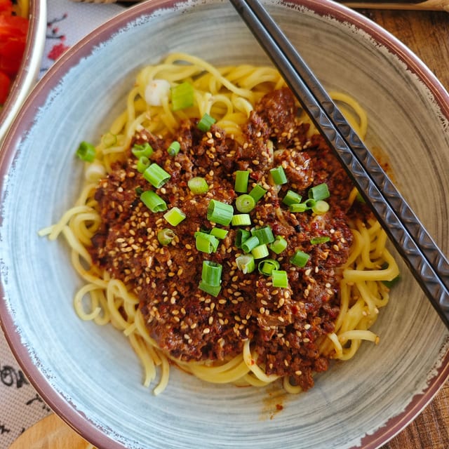 N04 Sichuan Dan Dan Noodles.