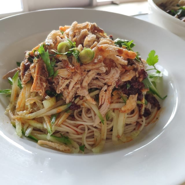N09 Grilled Chicken Tossed Noodles.
