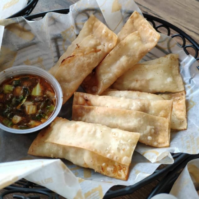 A04 Fried Pork Dumpling Rolls (6 pcs) ***.