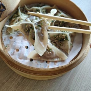 D05  Onion Beef Triangle Dumplings (6 pcs) ###