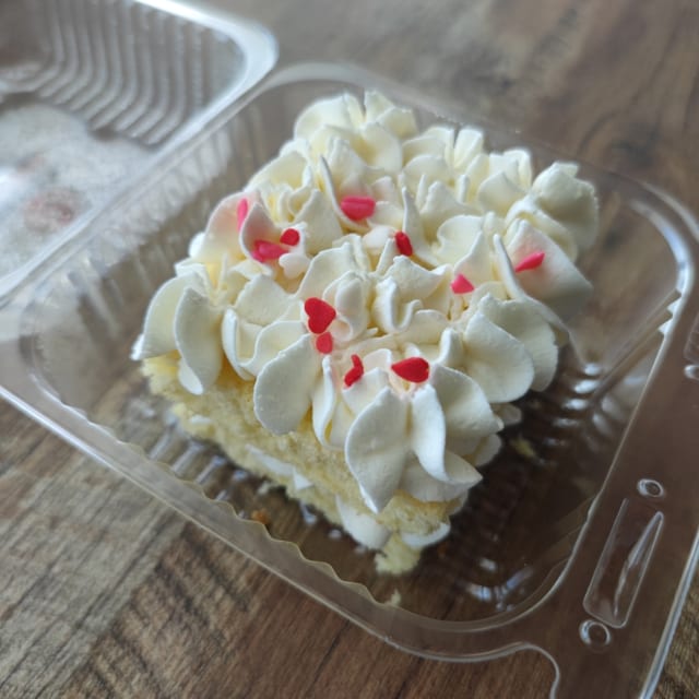 Lychee chantilly cake.