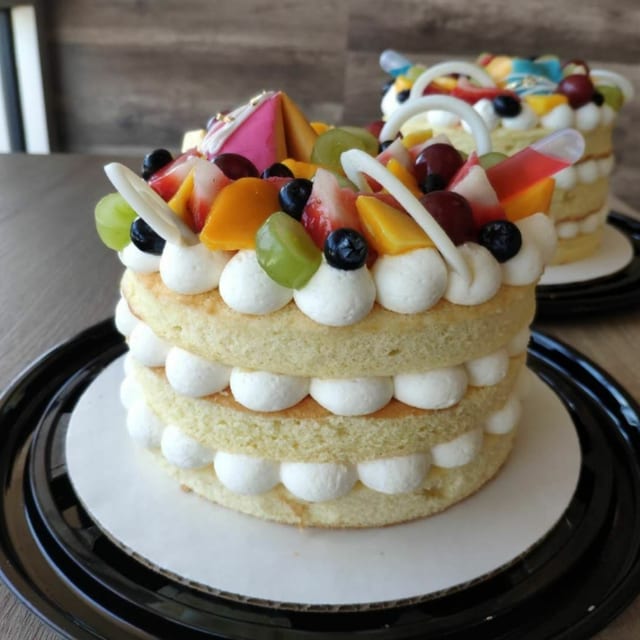 6" Wishing Cake.