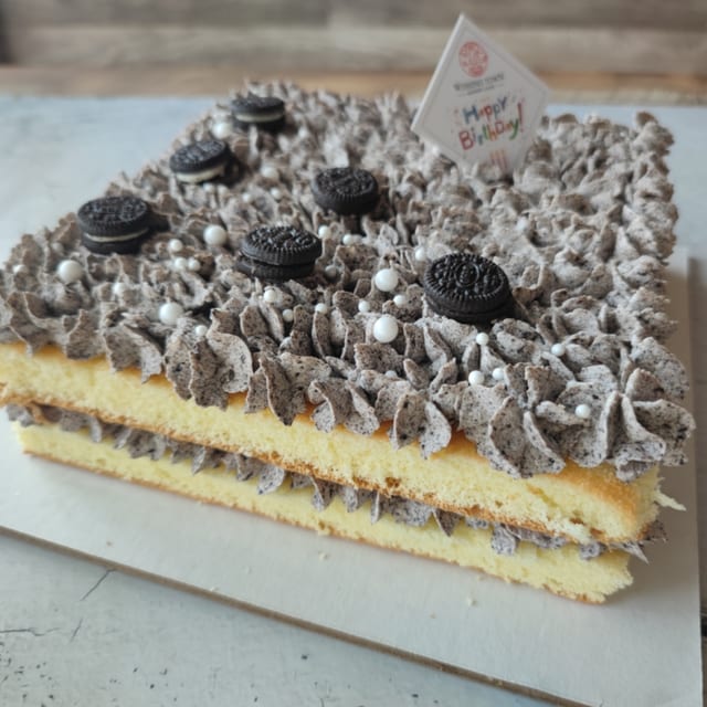 Oreo Chantilly Whole Cake.